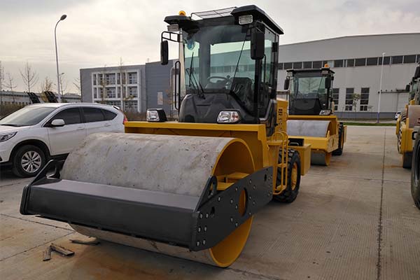 振動<a href='http://m.erzp.cn' target='_blank'>壓路機</a>
