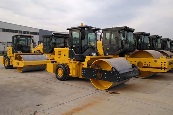 <a href='http://m.erzp.cn/product/77.html' target='_blank'>振動壓路機</a>